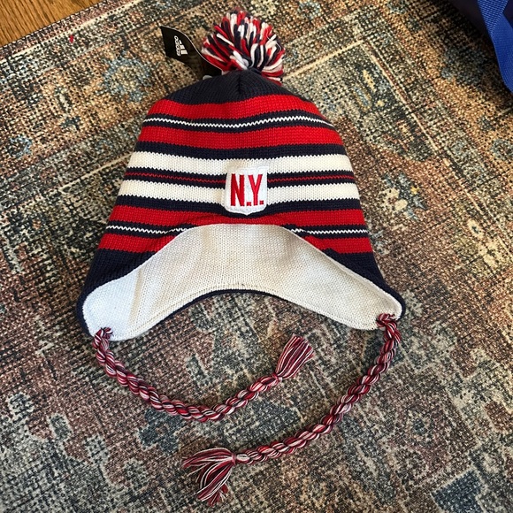 New York Rangers 2018 Winter Classic Tassel Hat - Picture 1 of 4